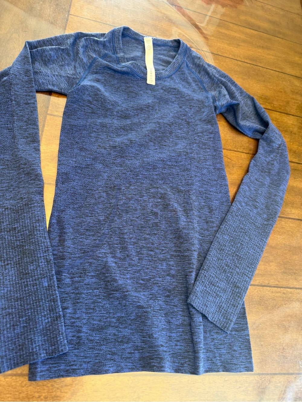 lululemon athletica swiftly Blue Top- like new